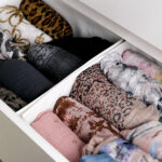 8 Tipps Für Mehr Ordnung Im Kleiderschrank – Fashionladyloves Within Kleiderschrank Hacks